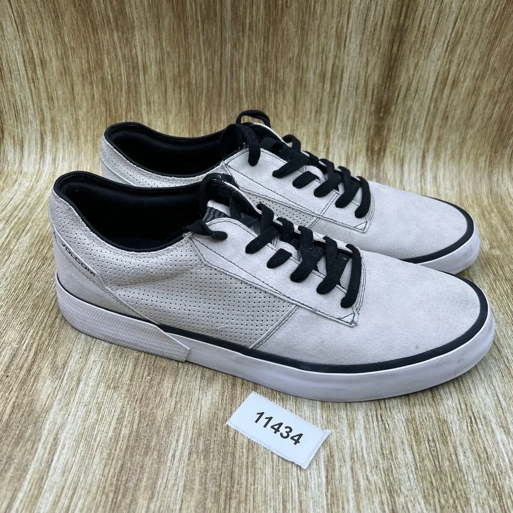 Volcom Steelo Skate Shoes Men's Size 10 Light Grey Suede Low Top V4011550 BNE